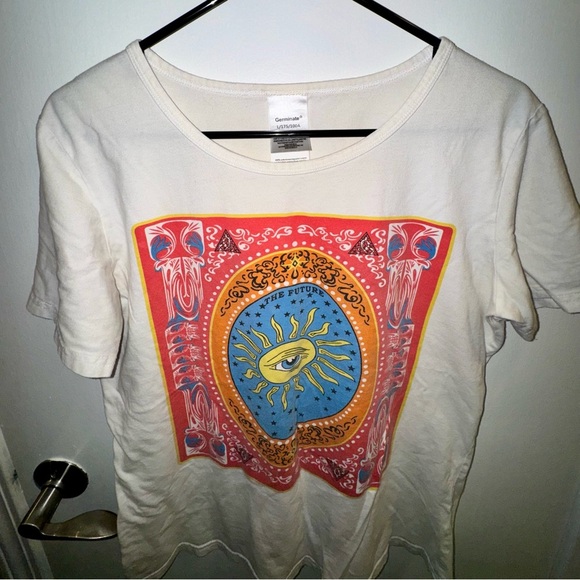 Vintage White Tee with Vibrant Tarot Sun ☀️ Eye 👁️ Graphic - Picture 3 of 8